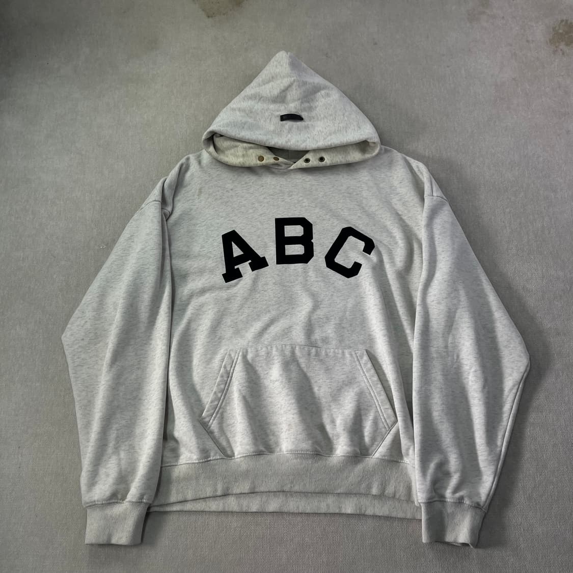 105 피오갓 7주년 ABC 크림 후드티 상품이미지1