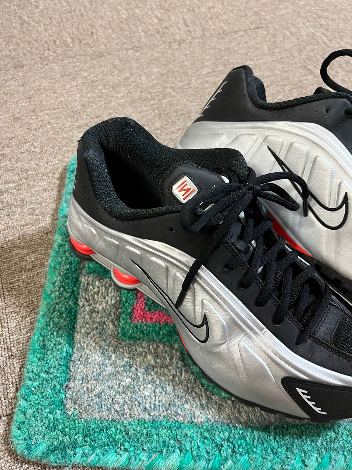 나이키 샥스 R4 운동화 사이즈 280 상품이미지3