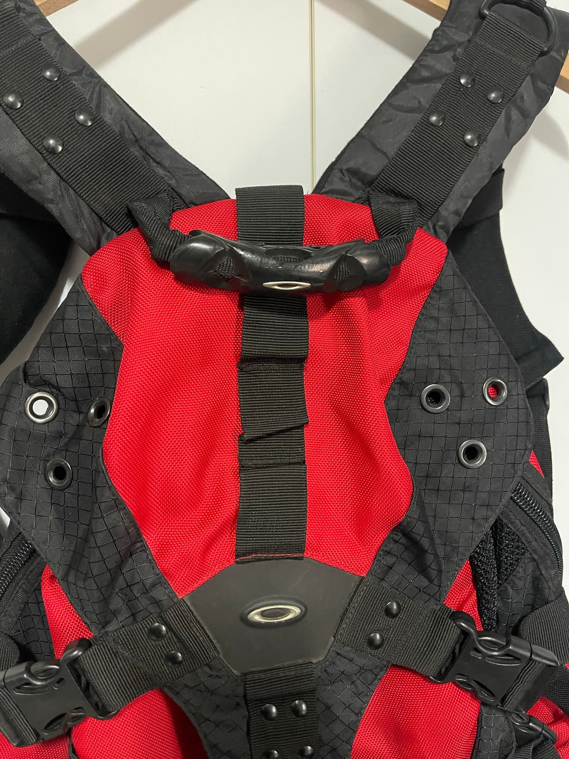 오클리 백팩 레드/블랙 상품이미지3