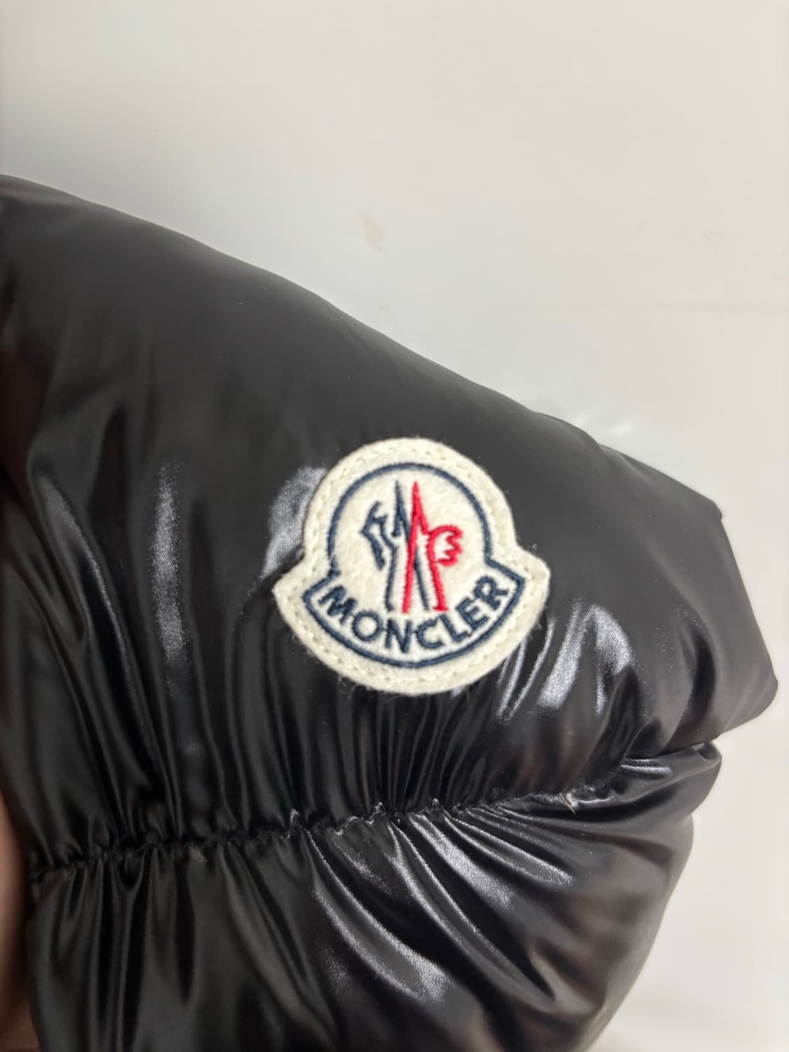 급처 몽클레어 후드 베스트 조끼 ( 유광 ) 상품이미지3