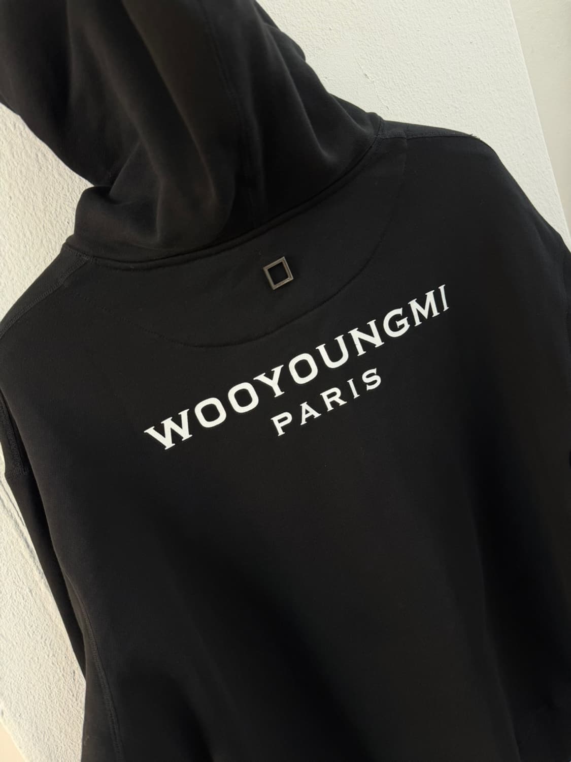 우영미 백 로고 후드 티셔츠  상품이미지5