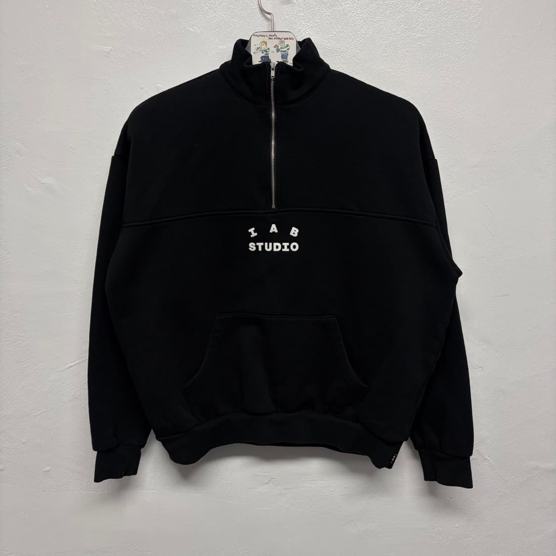 아이앱 스튜디오 하프집업 상품이미지1