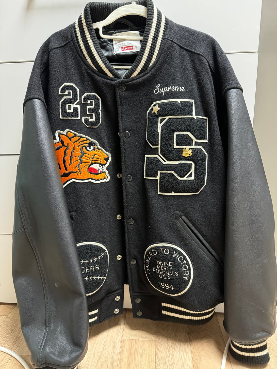 슈프림 타이거 바시티 xl 상품이미지1