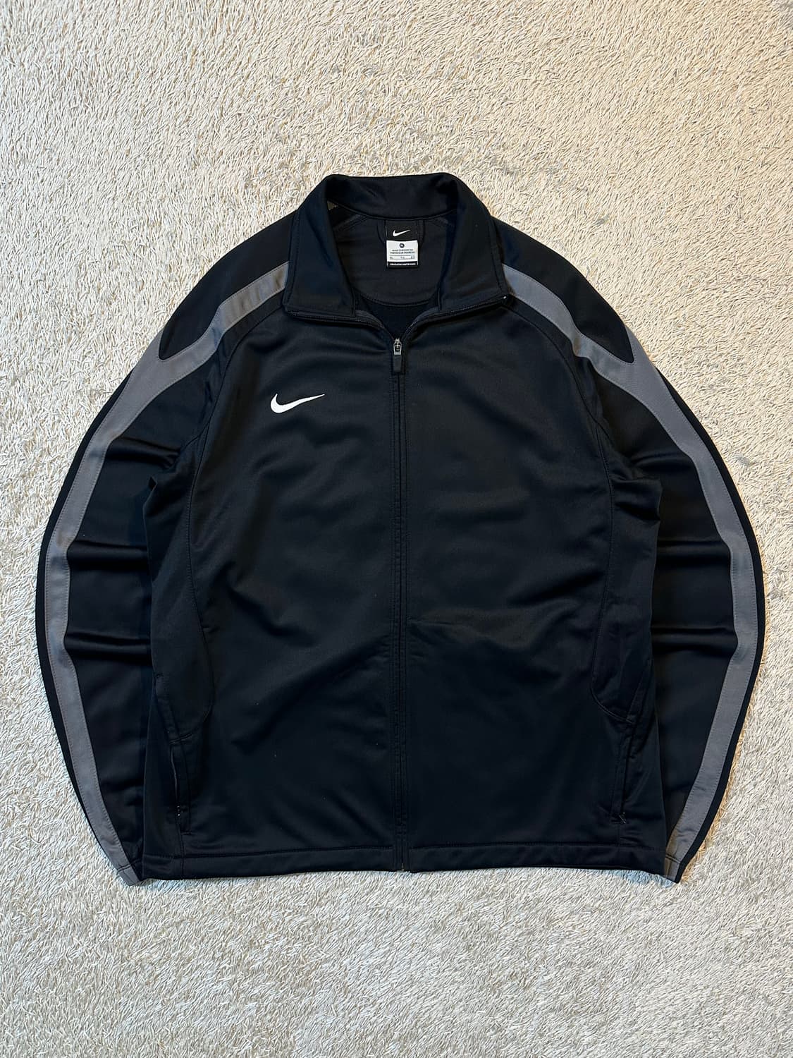 나이키 스우시 사이드라인 트랙탑 져지 블랙 상품이미지1