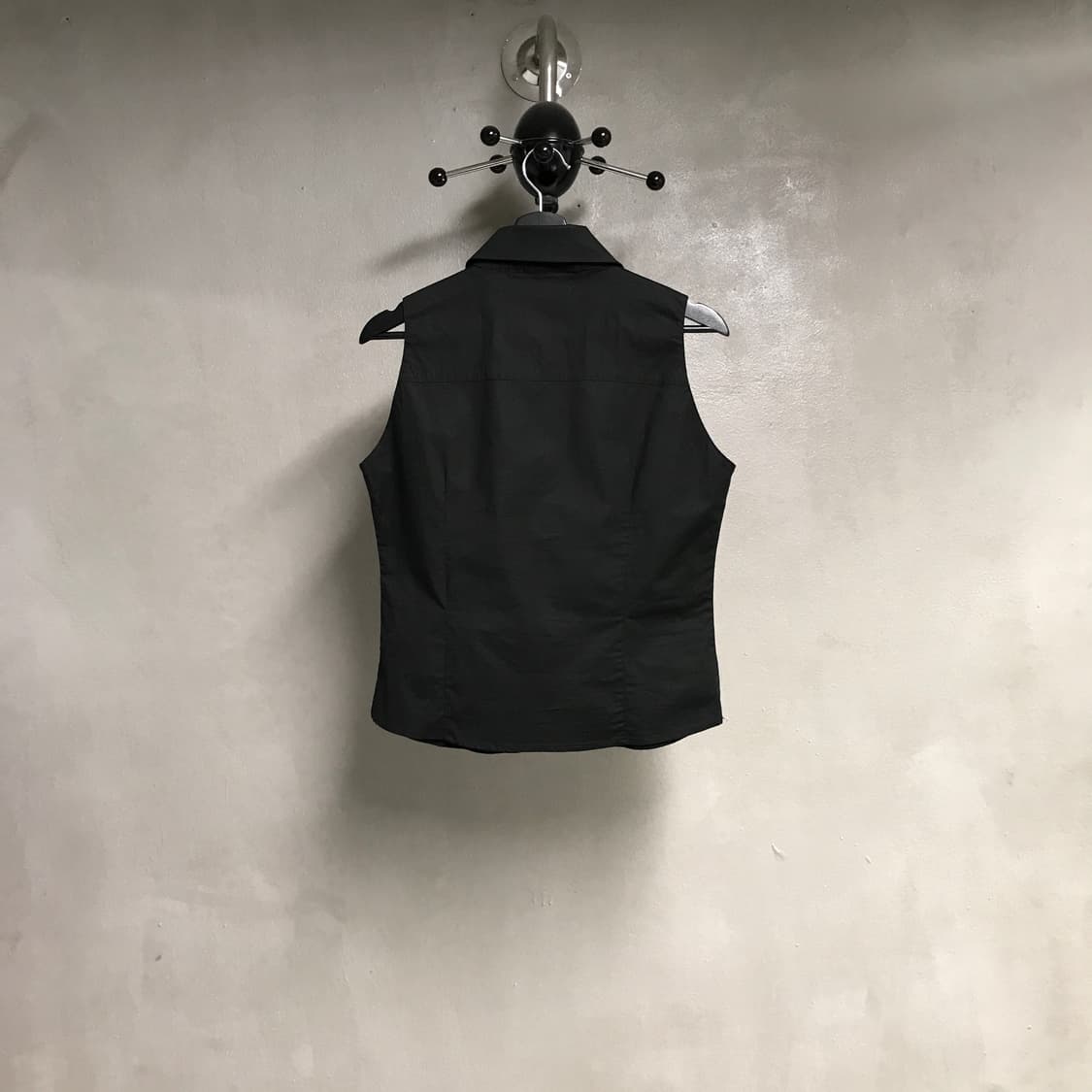 베르사체 슬리브리스 셔츠 블랙 L(W) 상품이미지5