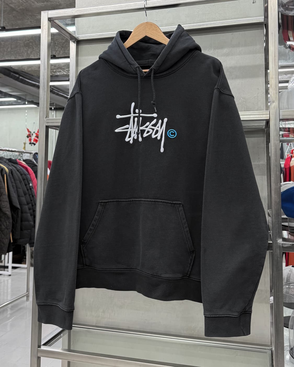 스투시 인터내셔널 C로고 스웻 후디 블랙 상품이미지2