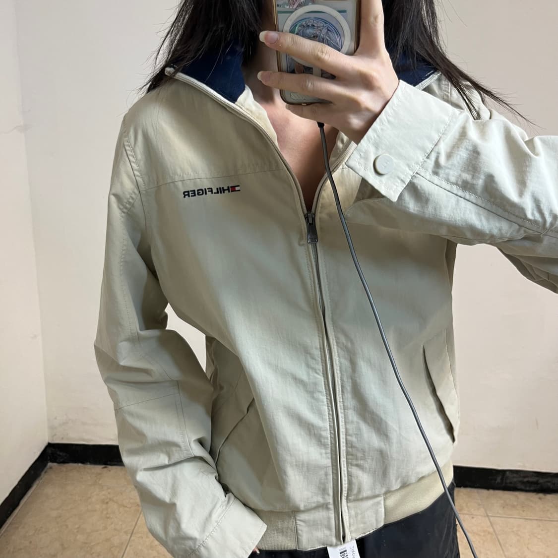 Tommy Hilfiger Beige Windbreaker 상품이미지3