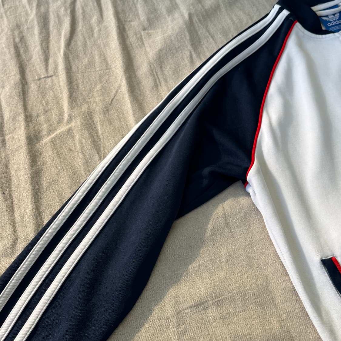 아디다스 화이트 네이비 슈퍼스타 트랙탑 져지 105 상품이미지3