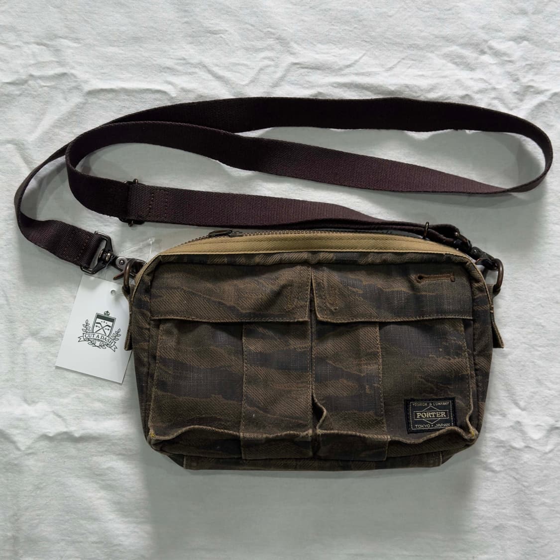 요시다 포터 70주년 그린아이 타이거 카모 숄더백 상품이미지1