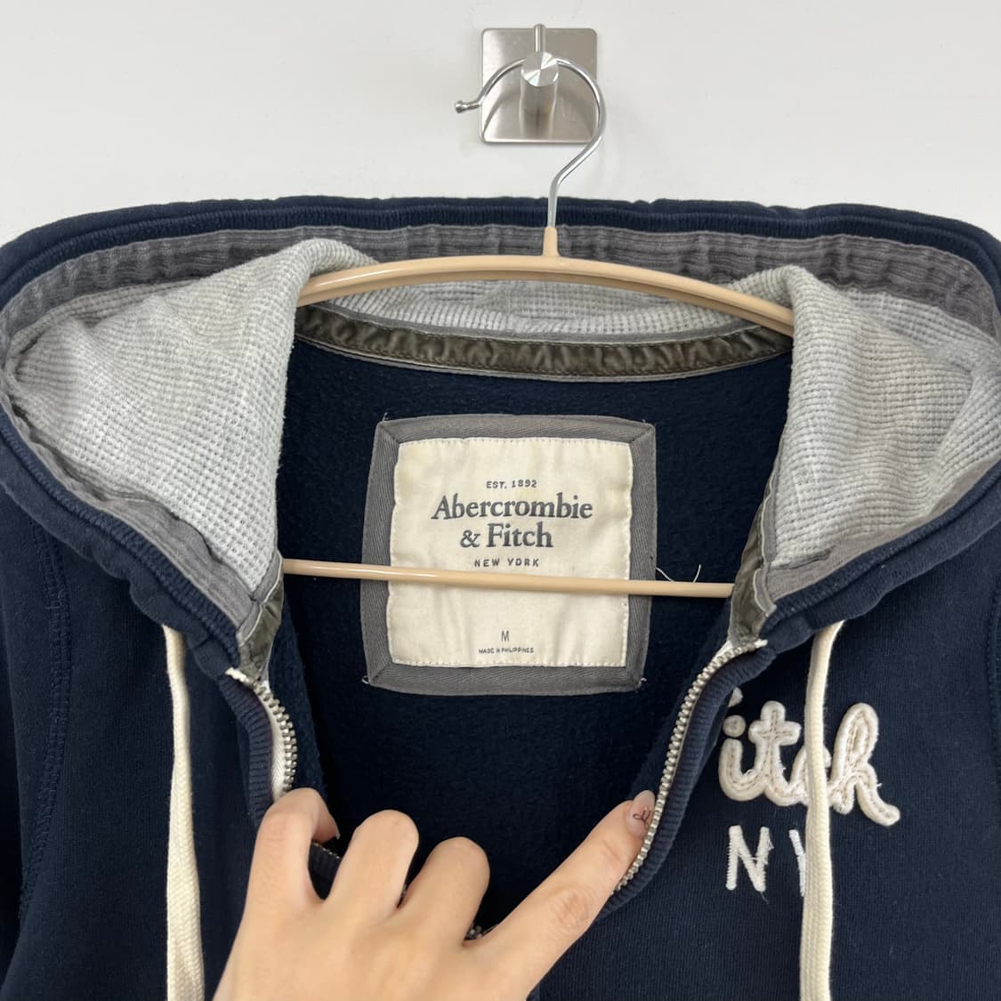 아베크롬비 슬림핏 자수로고 네이비 후드집업 상품이미지5