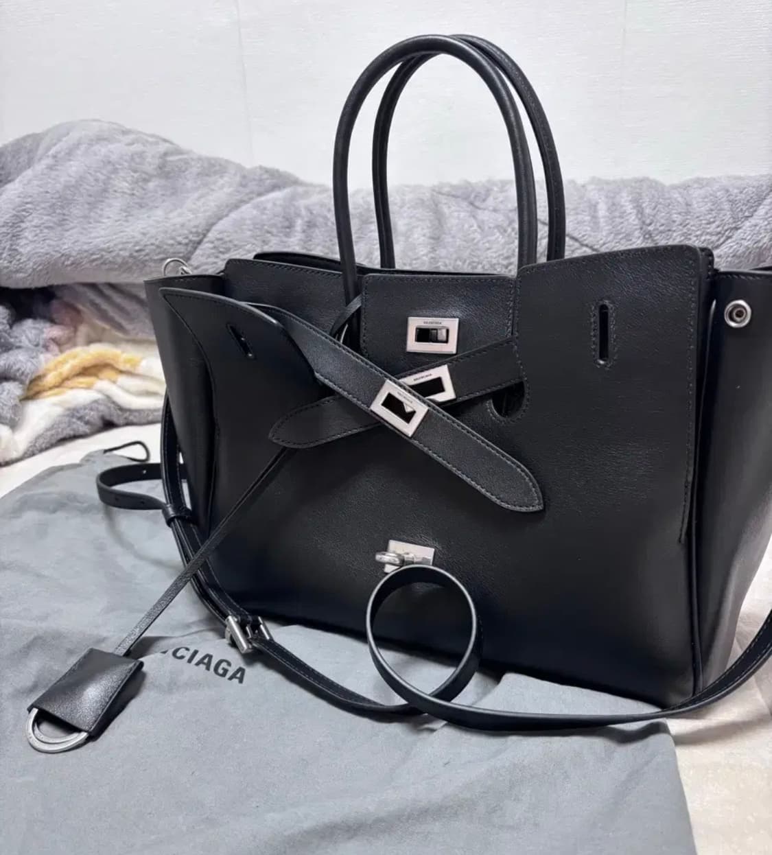 (새상품) 발렌시아가 벨 에어 캐리 올 백 스몰 블랙 상품이미지2