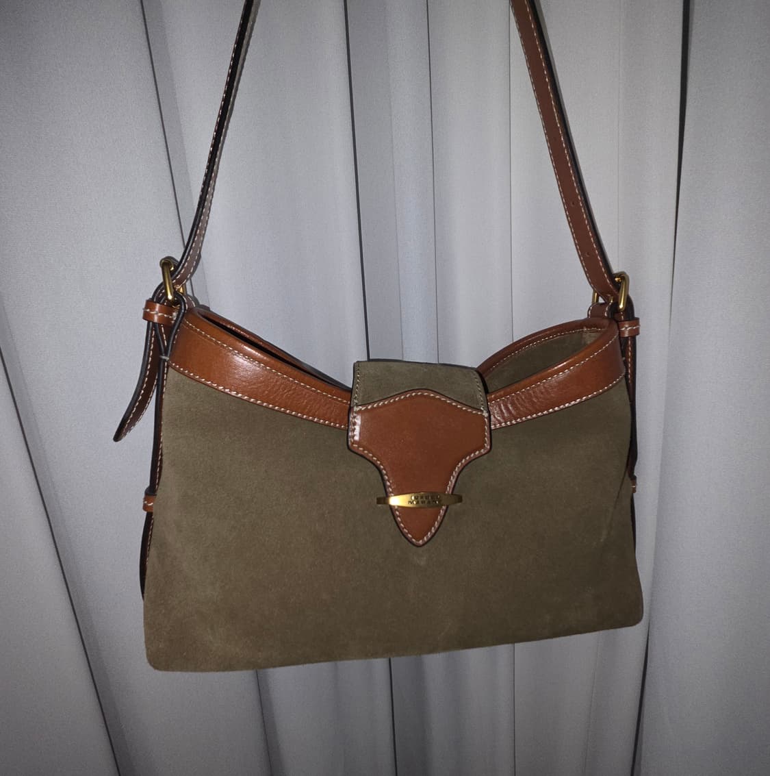 Botsy Baguette suede shoulder bag 상품이미지1