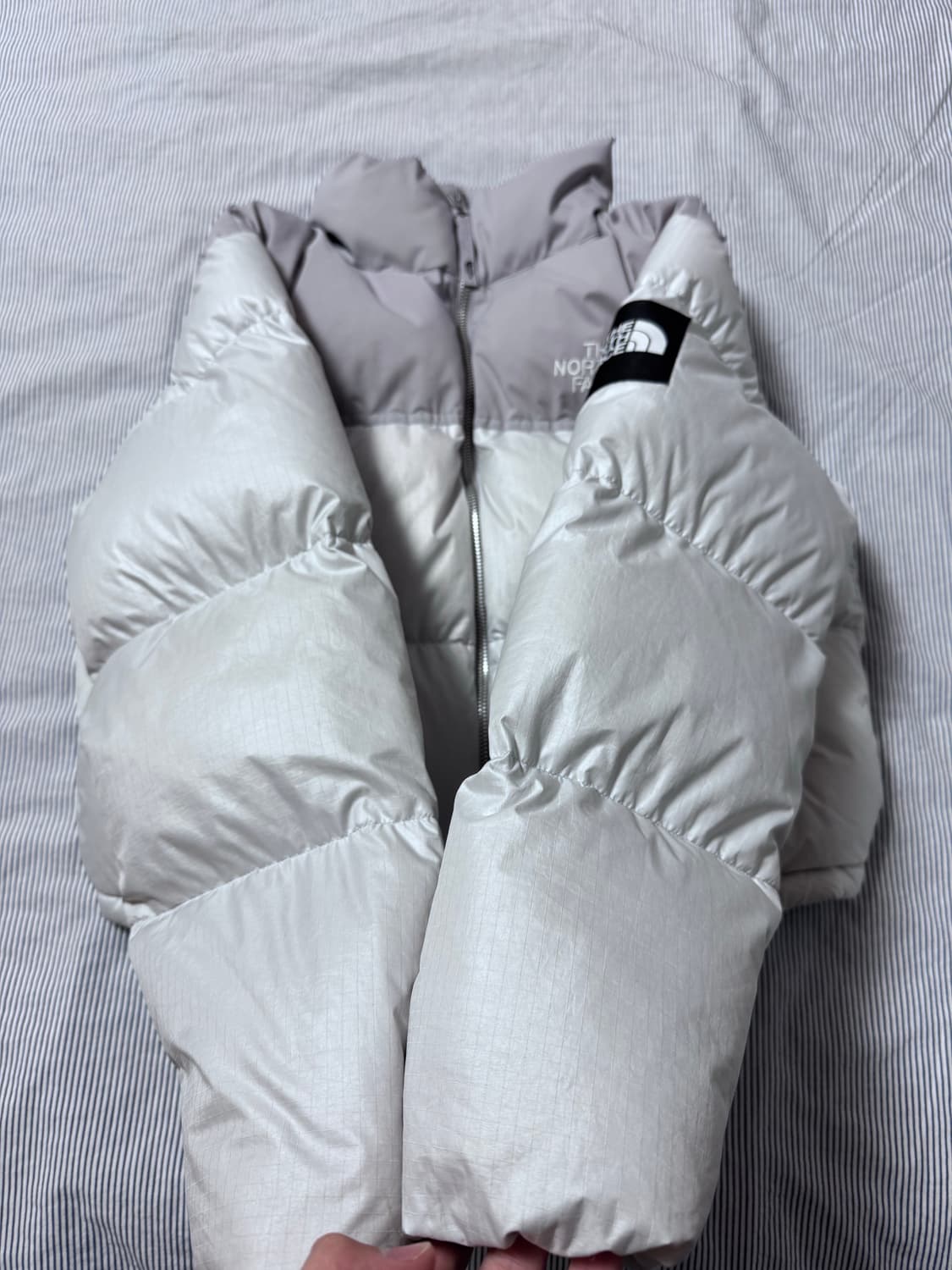 W 노스페이스 화이트라벨 노벨티 눕시 다운 자켓 아이스 그레이 상품이미지4