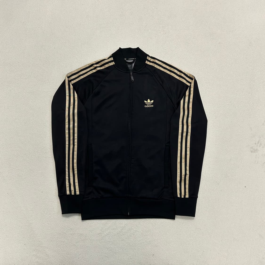 Adidas black gold Superstar jersey 상품이미지4
