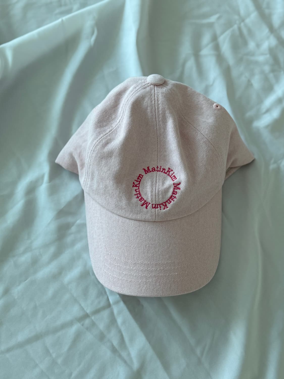 마뗑킴 베이비핑크 로고 자수 캡모자 상품이미지3