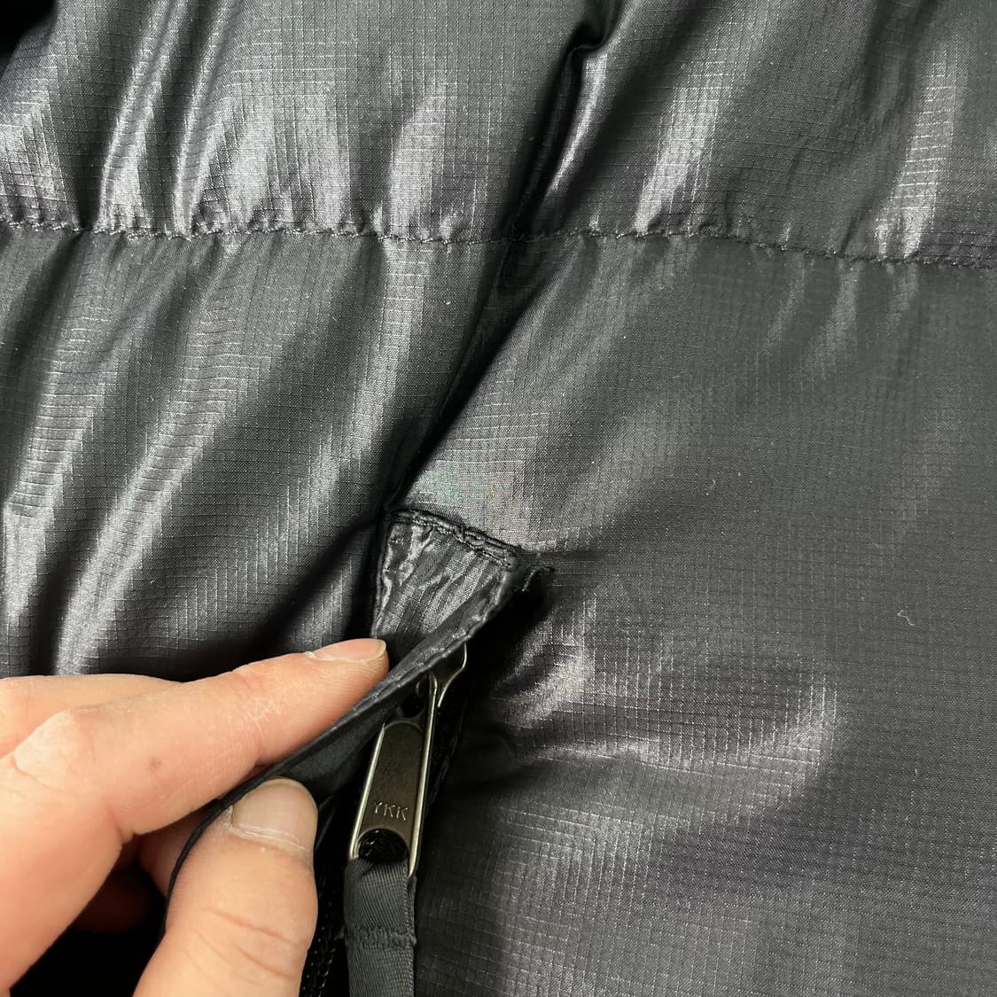 100 노스페이스 700 눕시 블랙 경량 패딩 상품이미지5