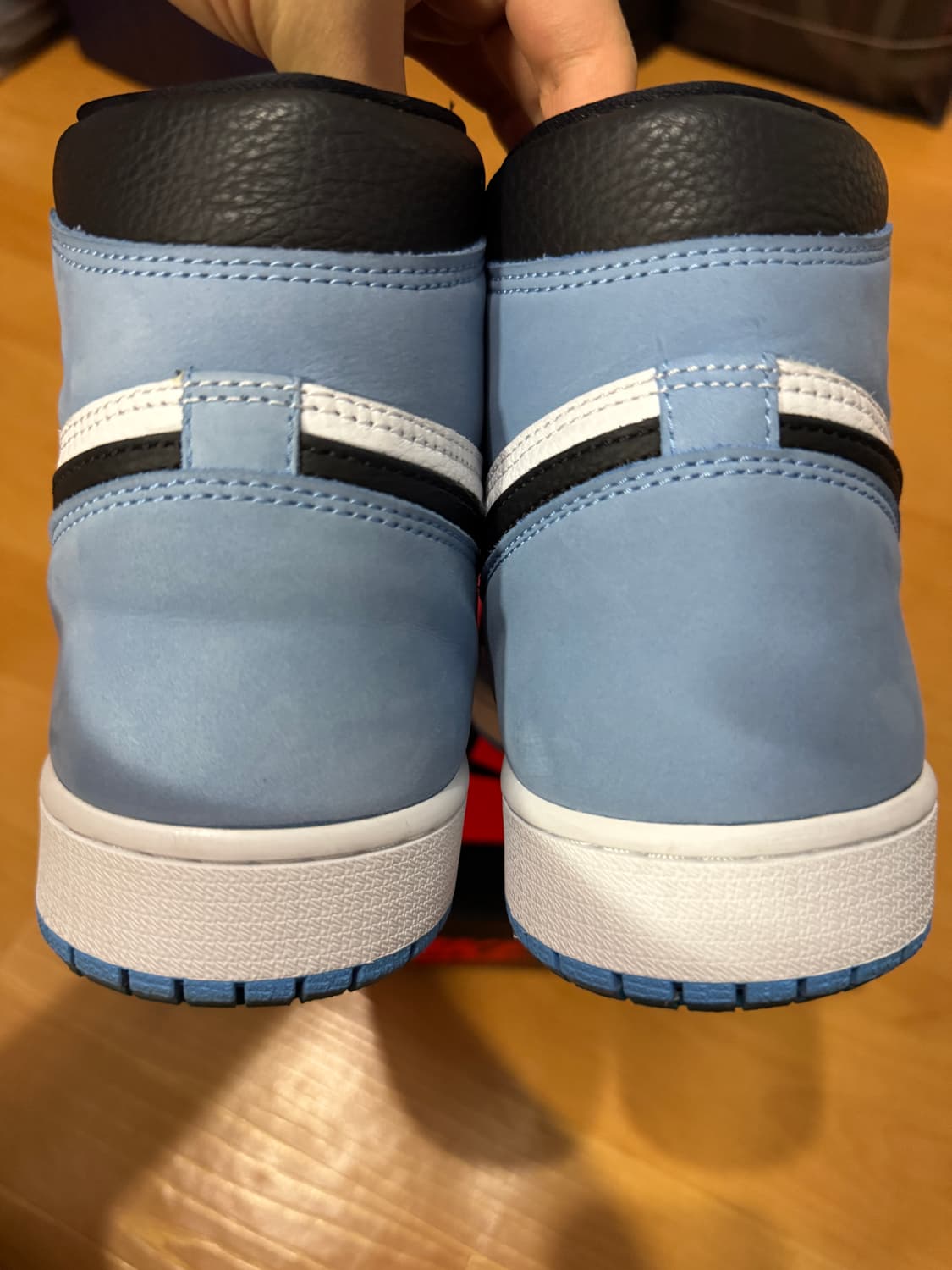 조던1 하이 유니버시티블루 300 상품이미지2