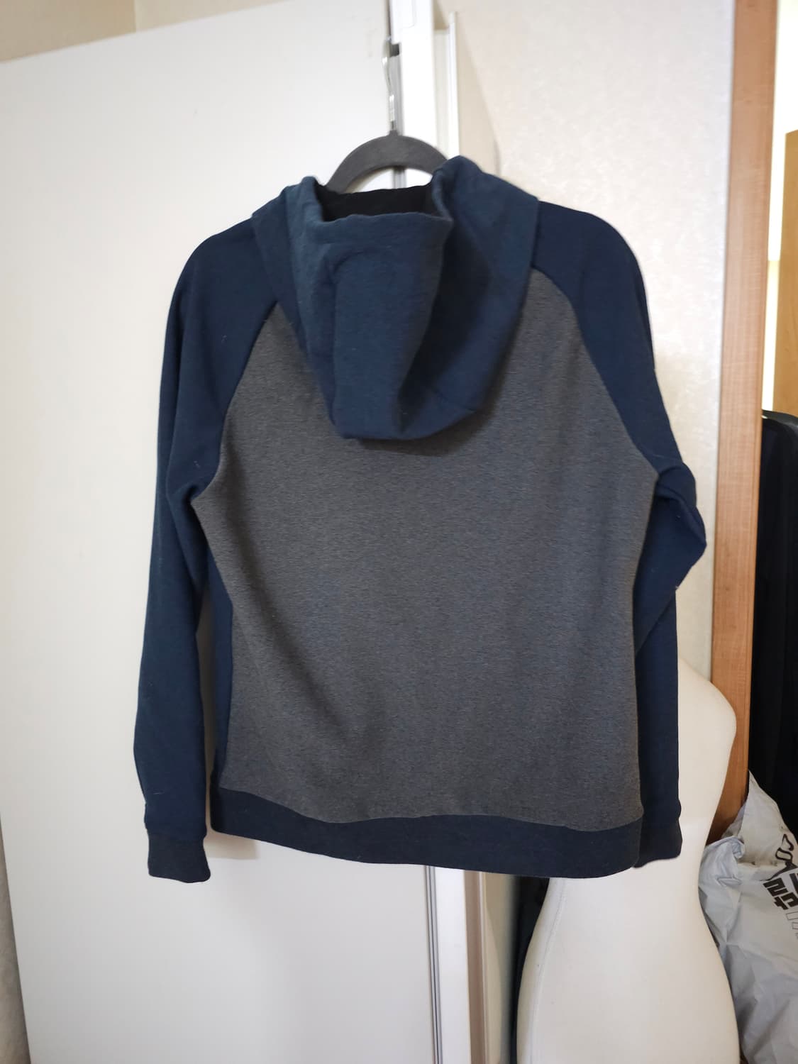 디스커버리 그레이/네이비 기모 후드집업 상품이미지6