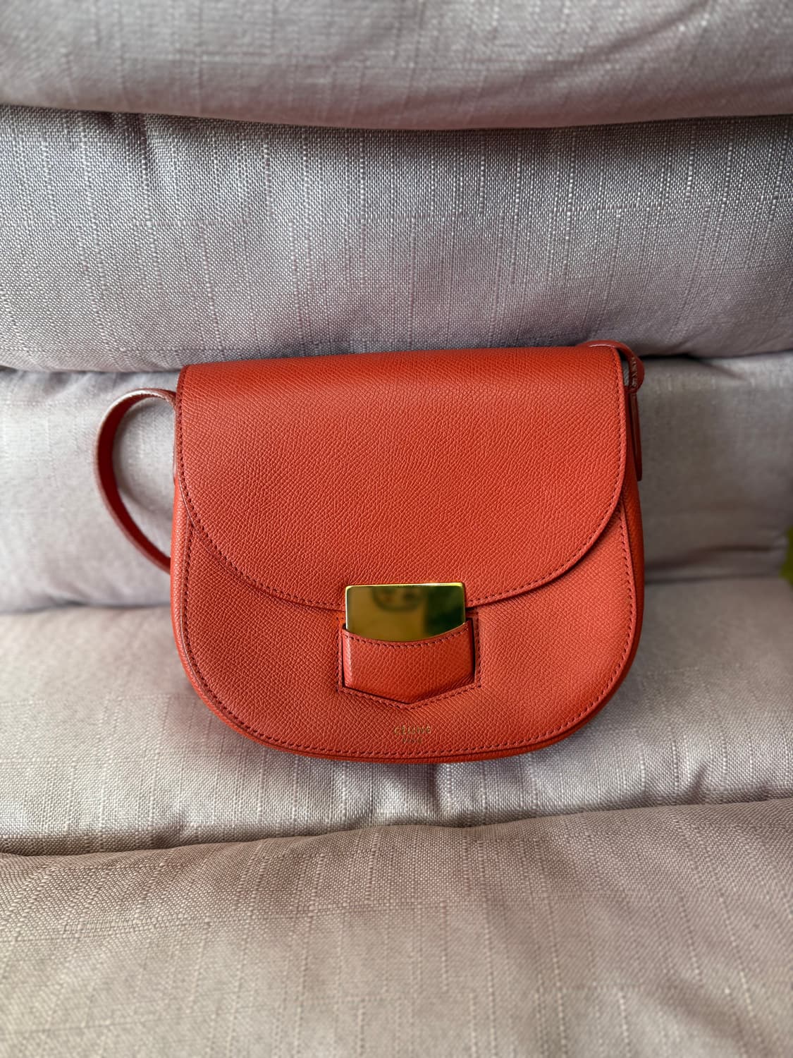 셀린느 스몰 트로트외르 백 (그레인 카프스킨) 상품이미지1