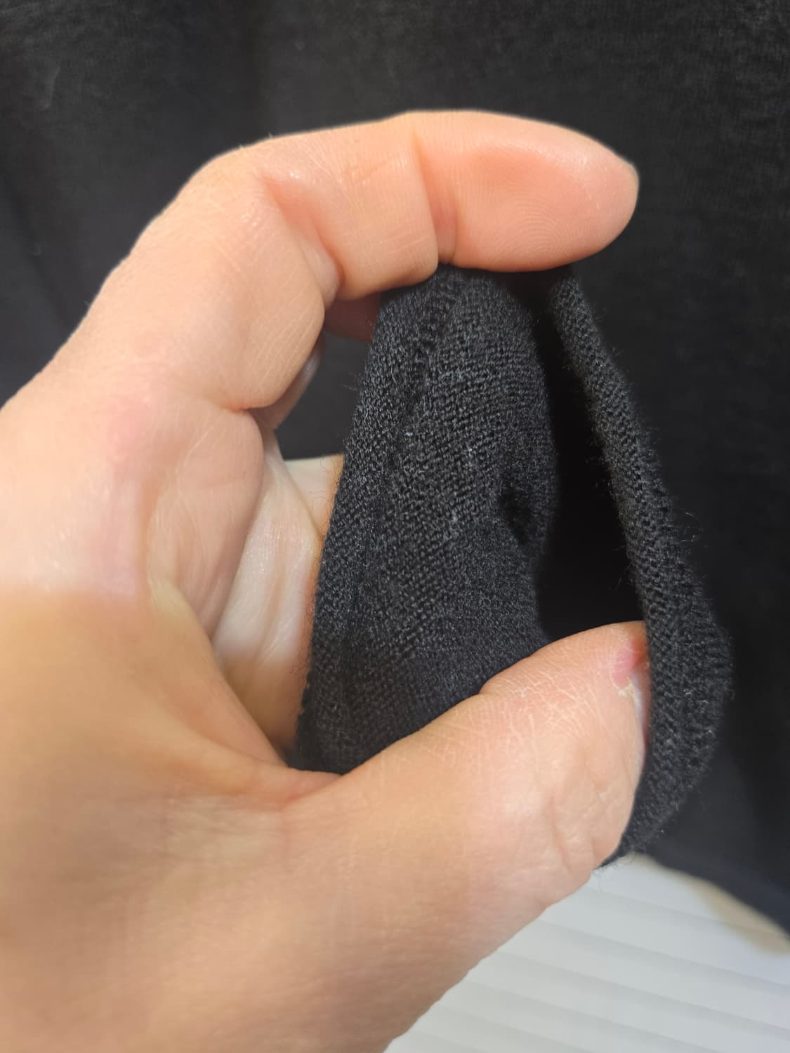 엠포리오 아르마니(매장정품)블랙 V넥 니트 상품이미지5