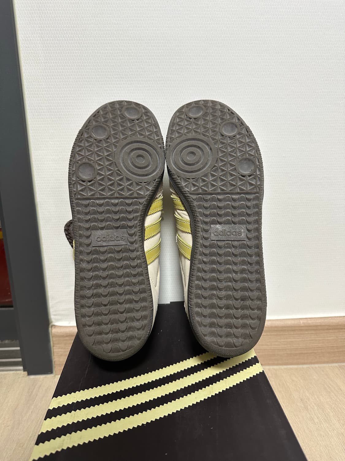 아디다스 x 웨일즈보너 Samba 에크루 틴트 280 상품이미지5