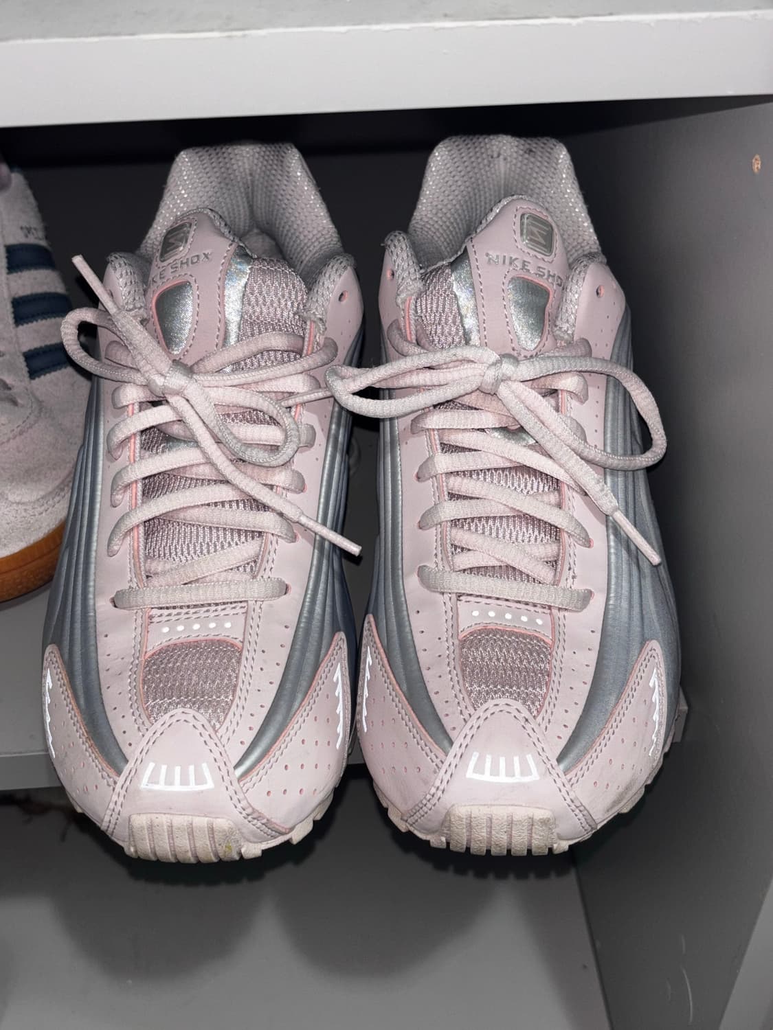 240 나이키 샥스 r4 베얼리 로즈 핑크 실버 상품이미지6