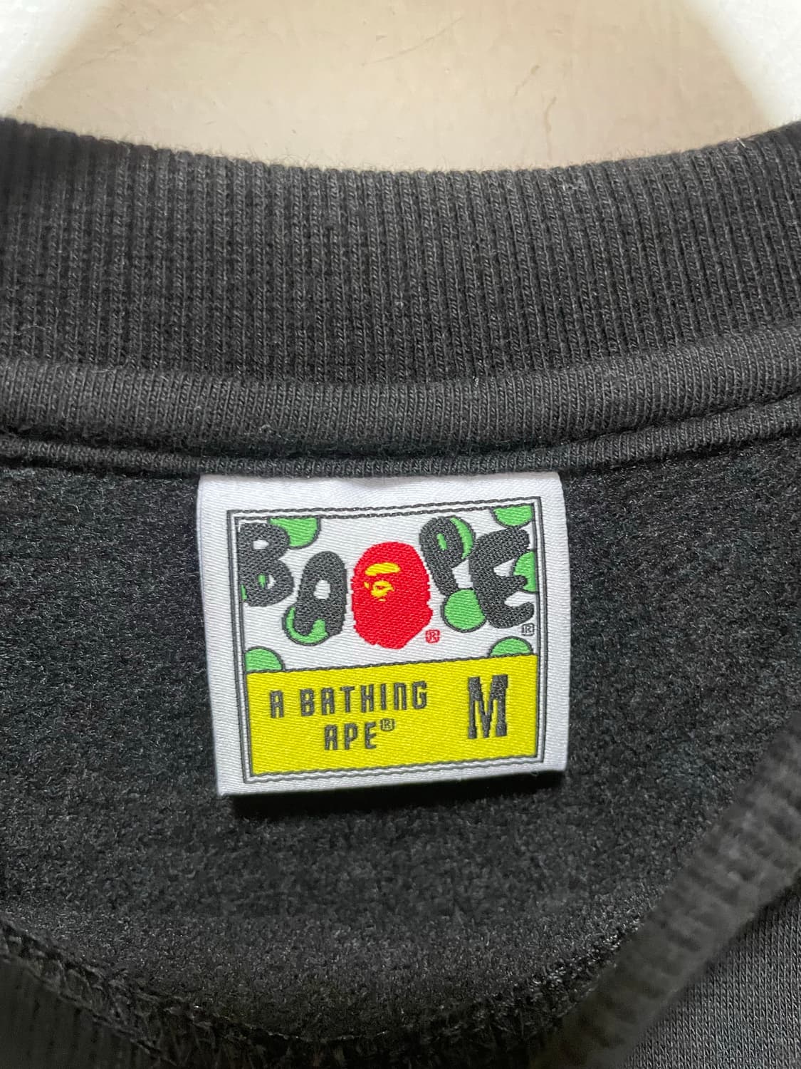 베이프 맨투맨 블랙 상품이미지2