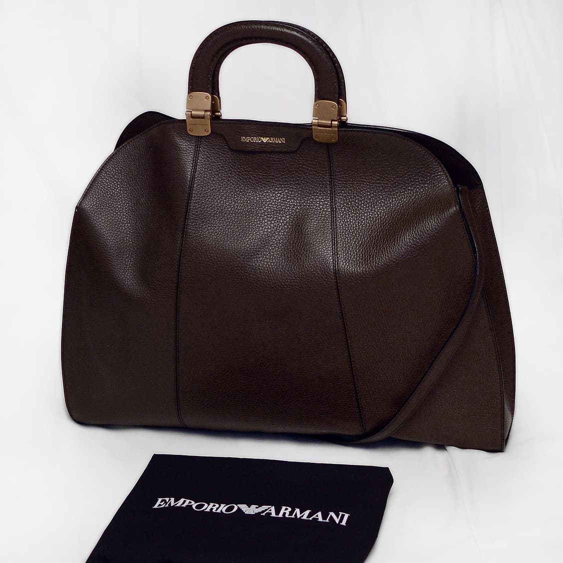 아르마니 (EA) 타우페 맥시 레더돔 빅토트 숄더백 상품이미지1