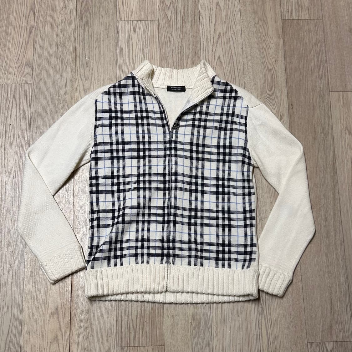 버버리 블랙라벨 정품 가디건 2사이즈 m 상품이미지1
