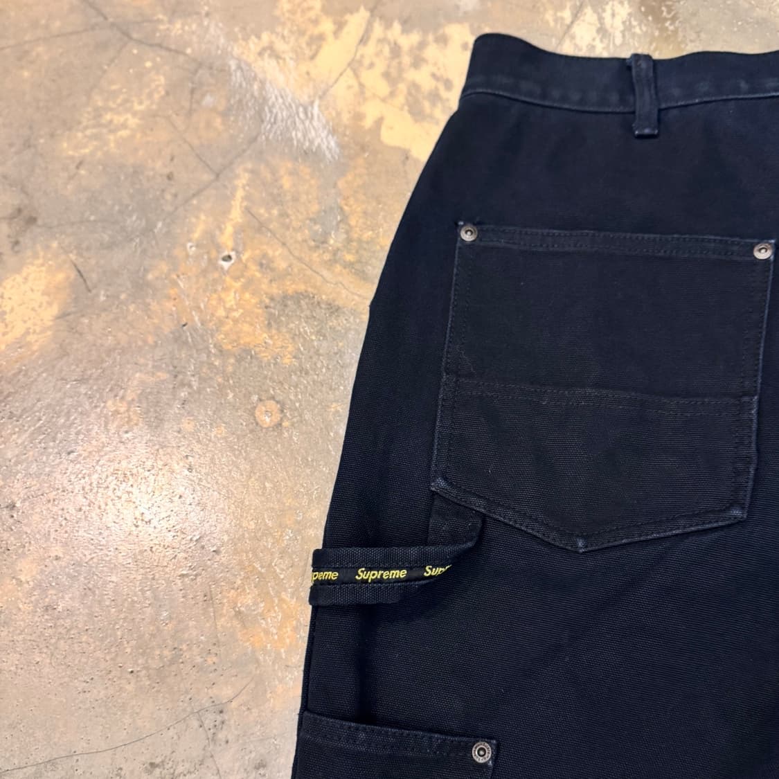 슈프림 더블니 페인터 팬츠 블랙 - 24SS 상품이미지4
