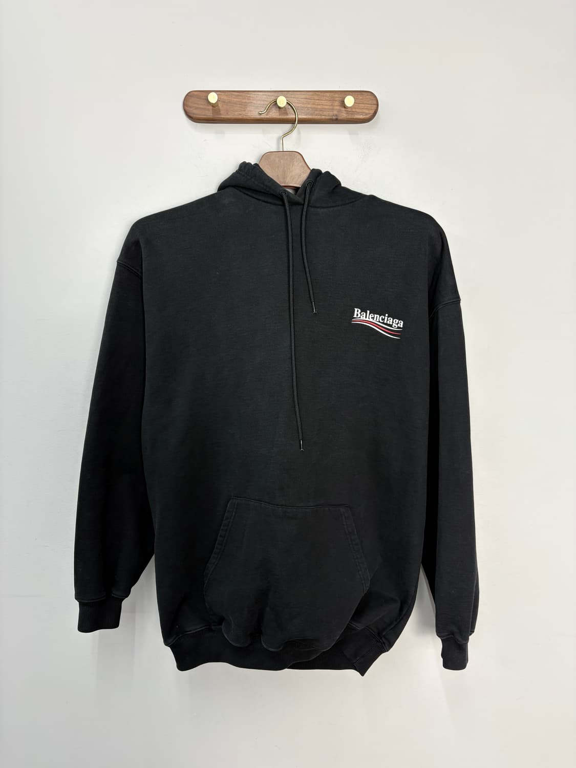 발렌시아가 폴리티컬 캠페인 후드라지핏 블랙 A3641 상품이미지2