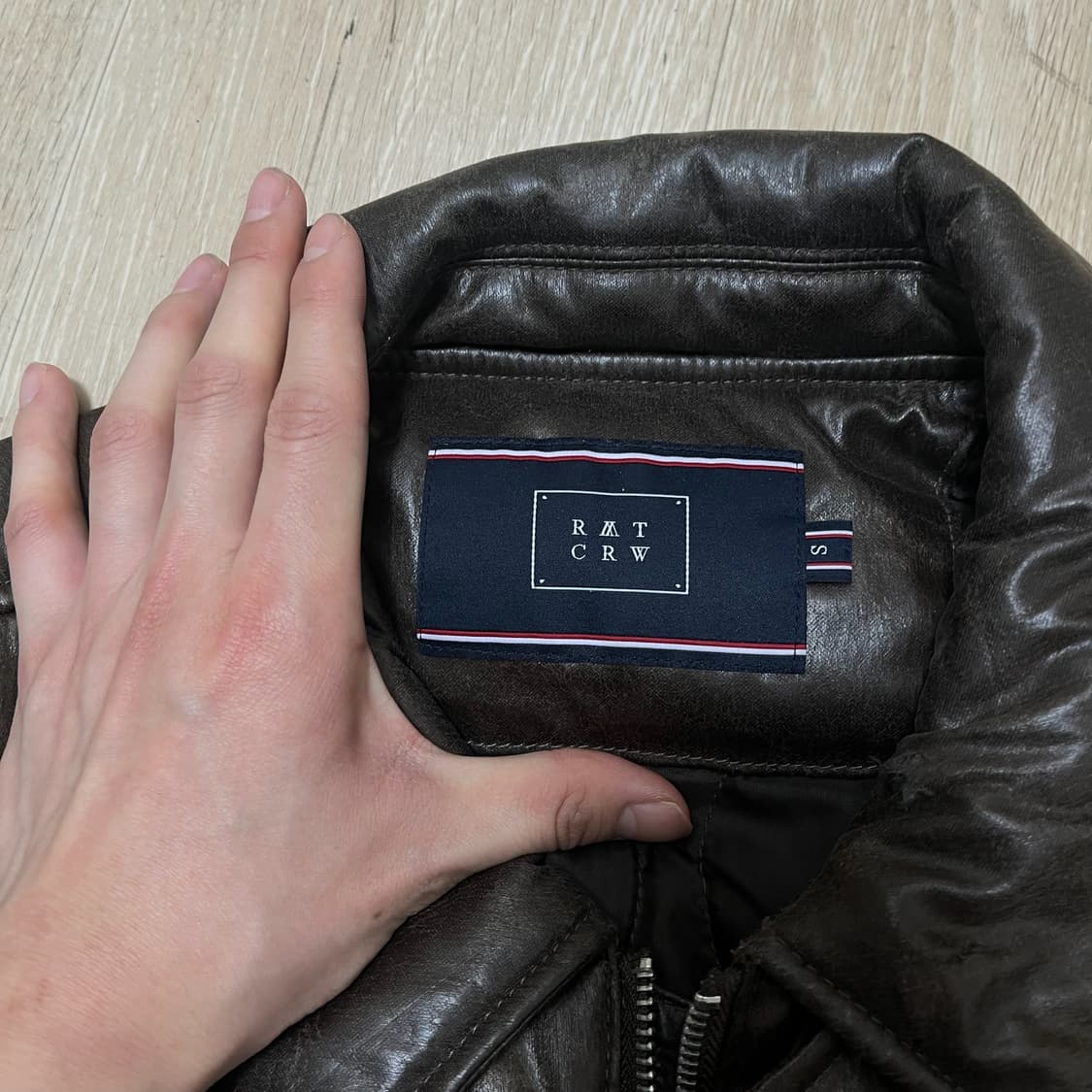 로맨틱크라운 레더 가죽 봄버 패딩 S/90  상품이미지5