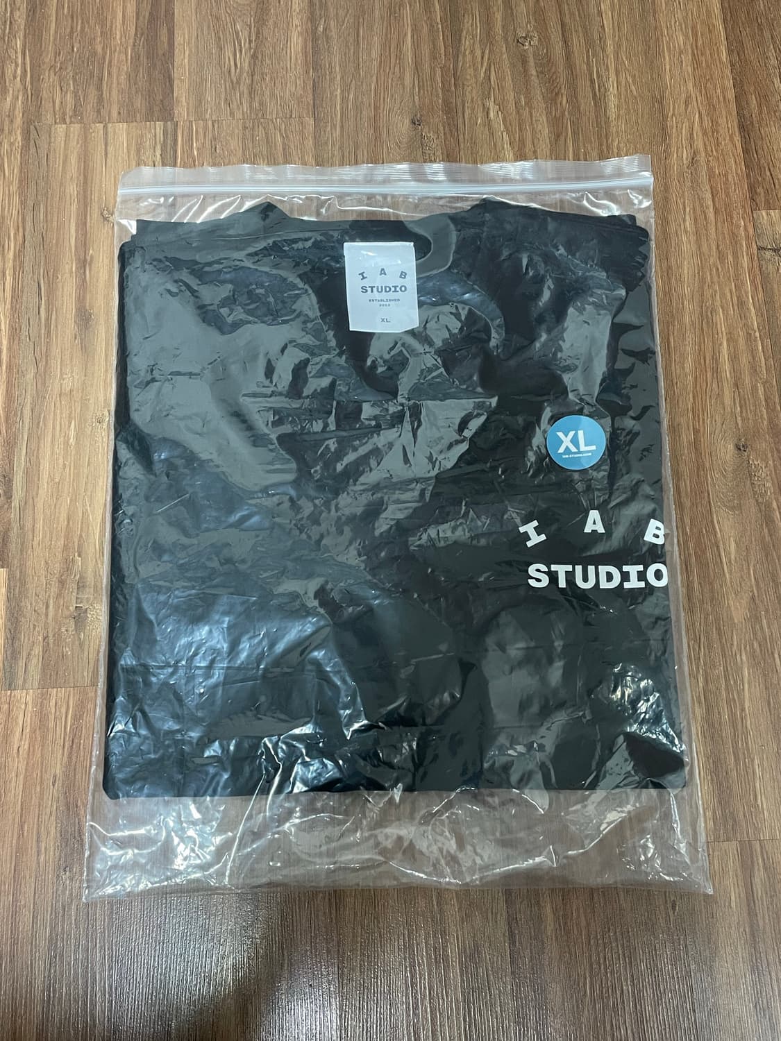 IAB Studio Basic T-Shirt Black White 상품이미지1