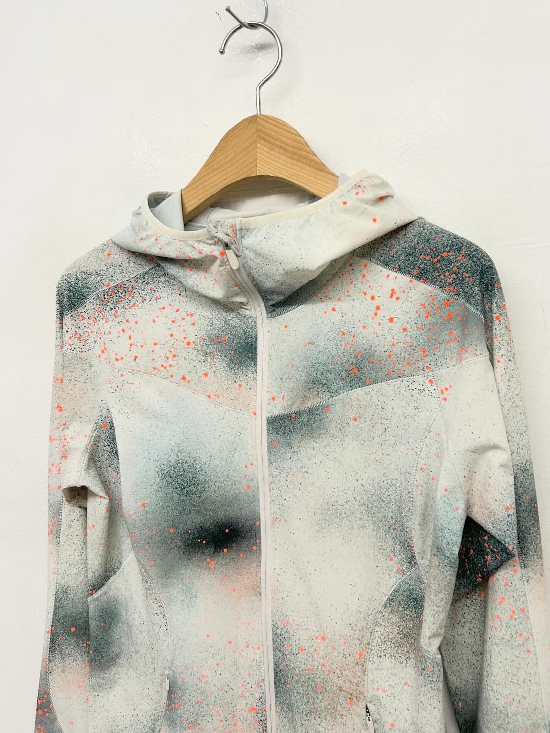 룰루레몬 패턴 후드 바람막이 자켓 상품이미지2