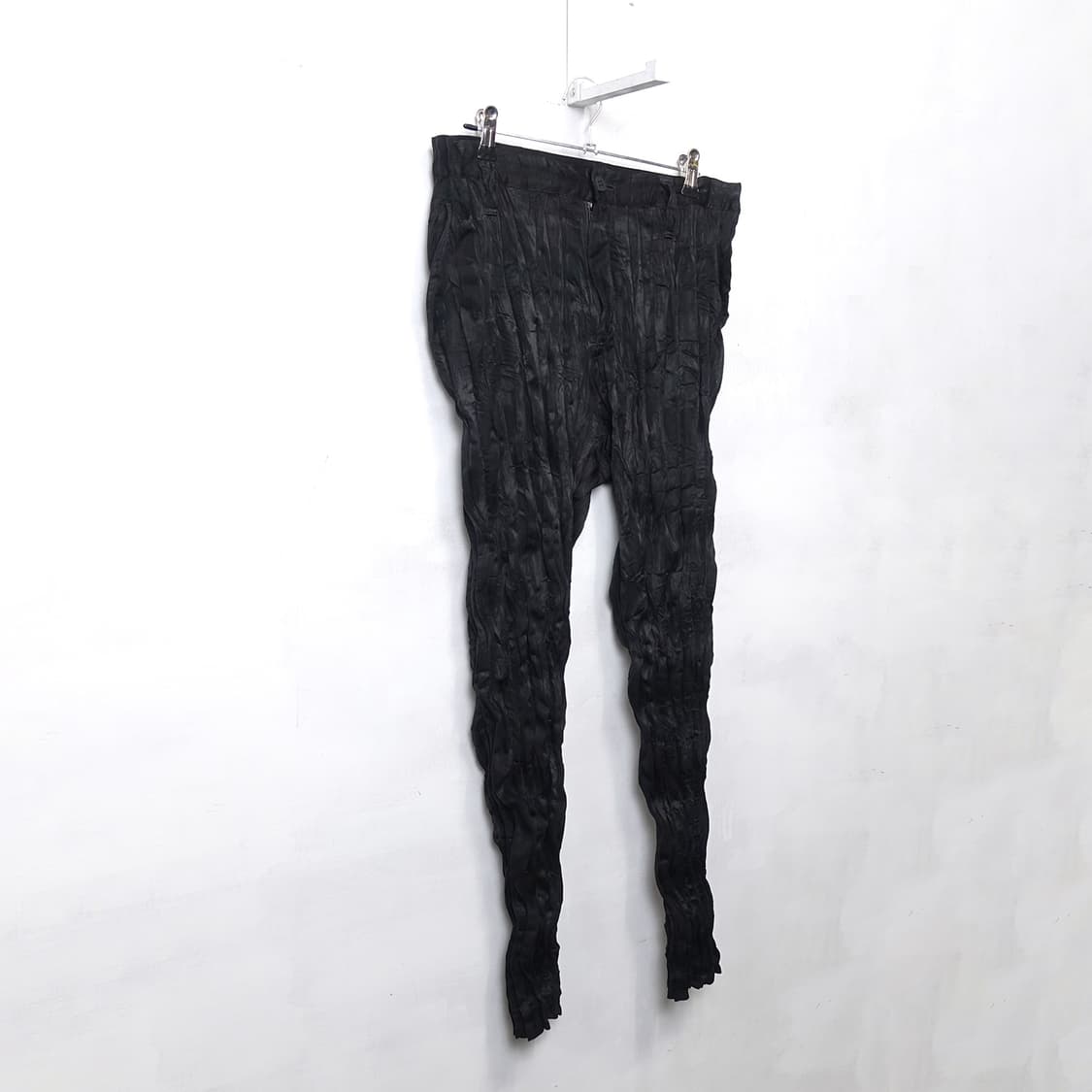 ISSEYMIYAKE me 이세이미야케  미 링클 플리츠 주름 블랙 팬츠 상품이미지3