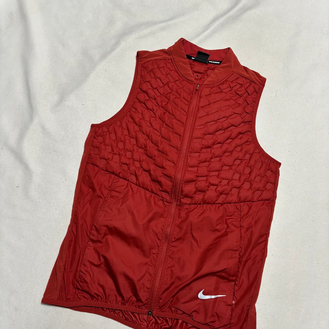 M 나이키 에어로로프트 러닝 베스트 상품이미지1