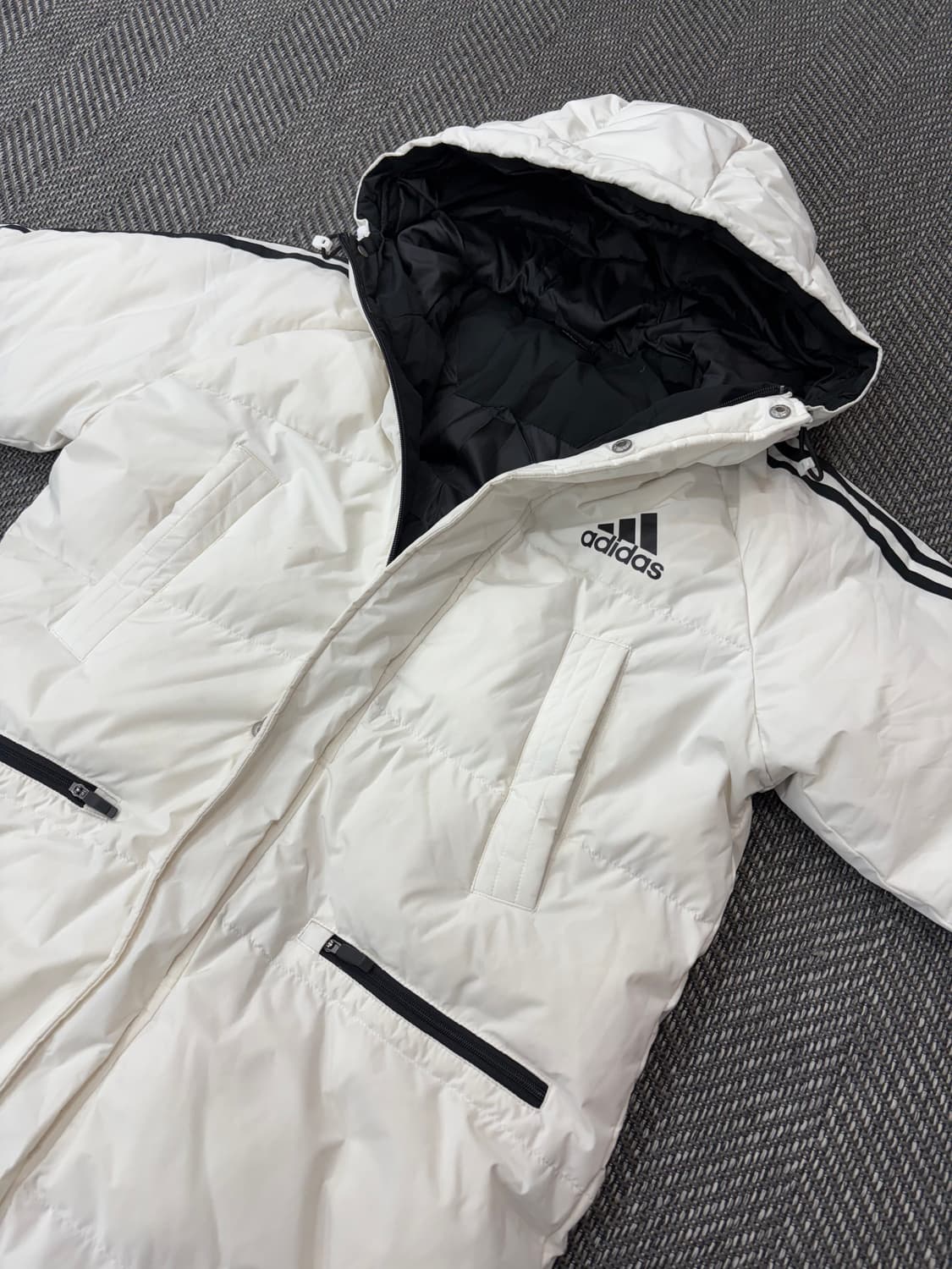 아디다스 삼선 롱패딩 화이트 상품이미지4