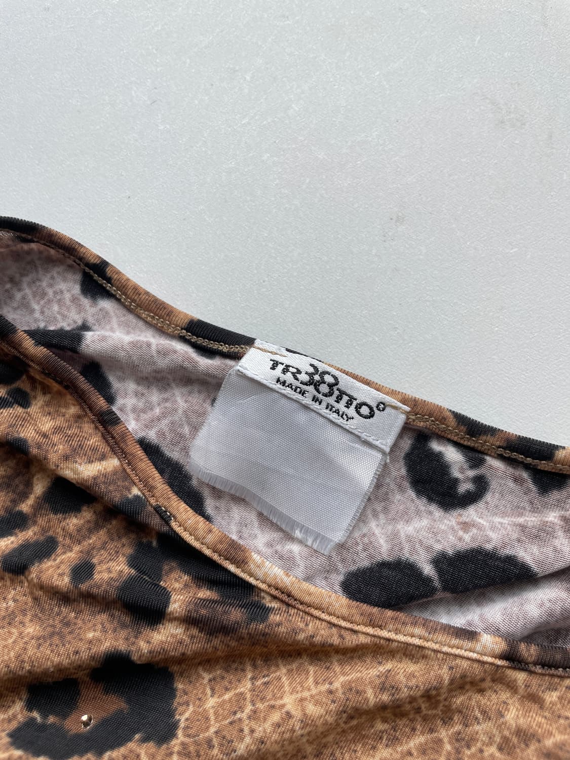 Tr38tto 이태리 레오파드 실크 반팔티 상품이미지7