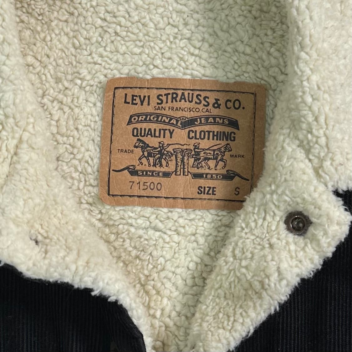 리바이스 화이트라벨 블랙 코듀로이 쉐르파 자켓 상품이미지5