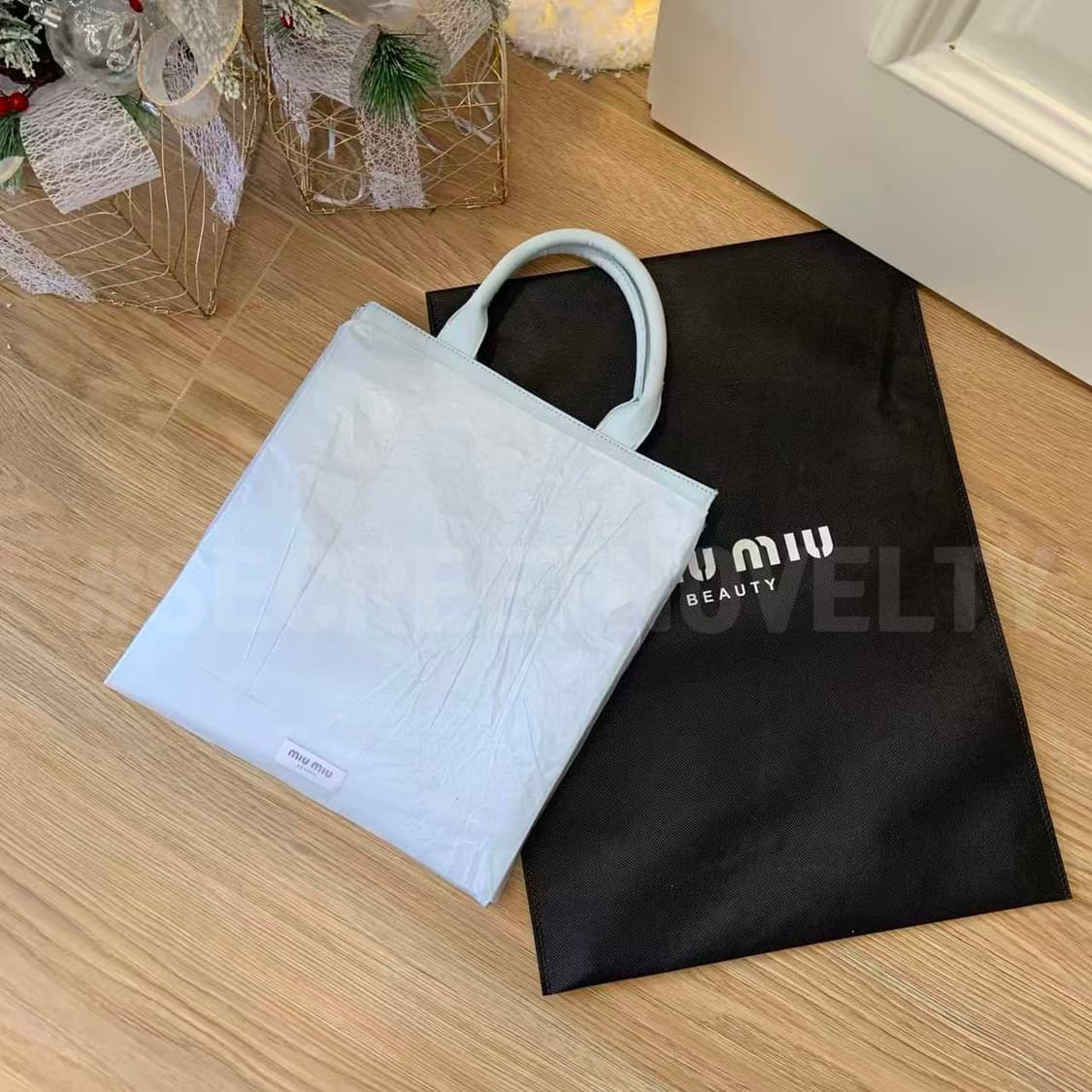 미우미우뷰티 신상 블루 토드백 증정 VIP 상품이미지3