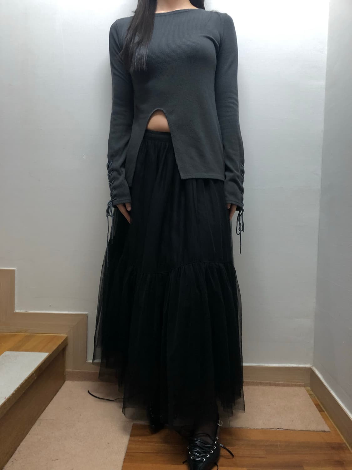 빈티지 그레이 컷아웃 아일렛 탑 상품이미지6