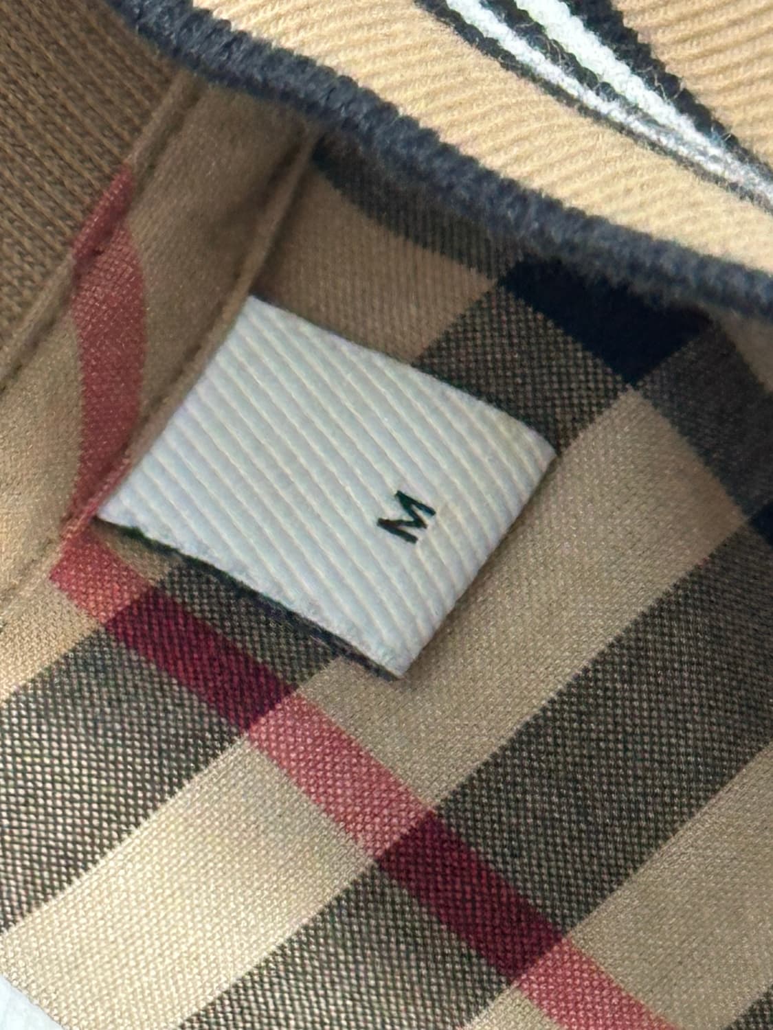 버버리 최신형 시그니처 패턴 셔츠 상품이미지4