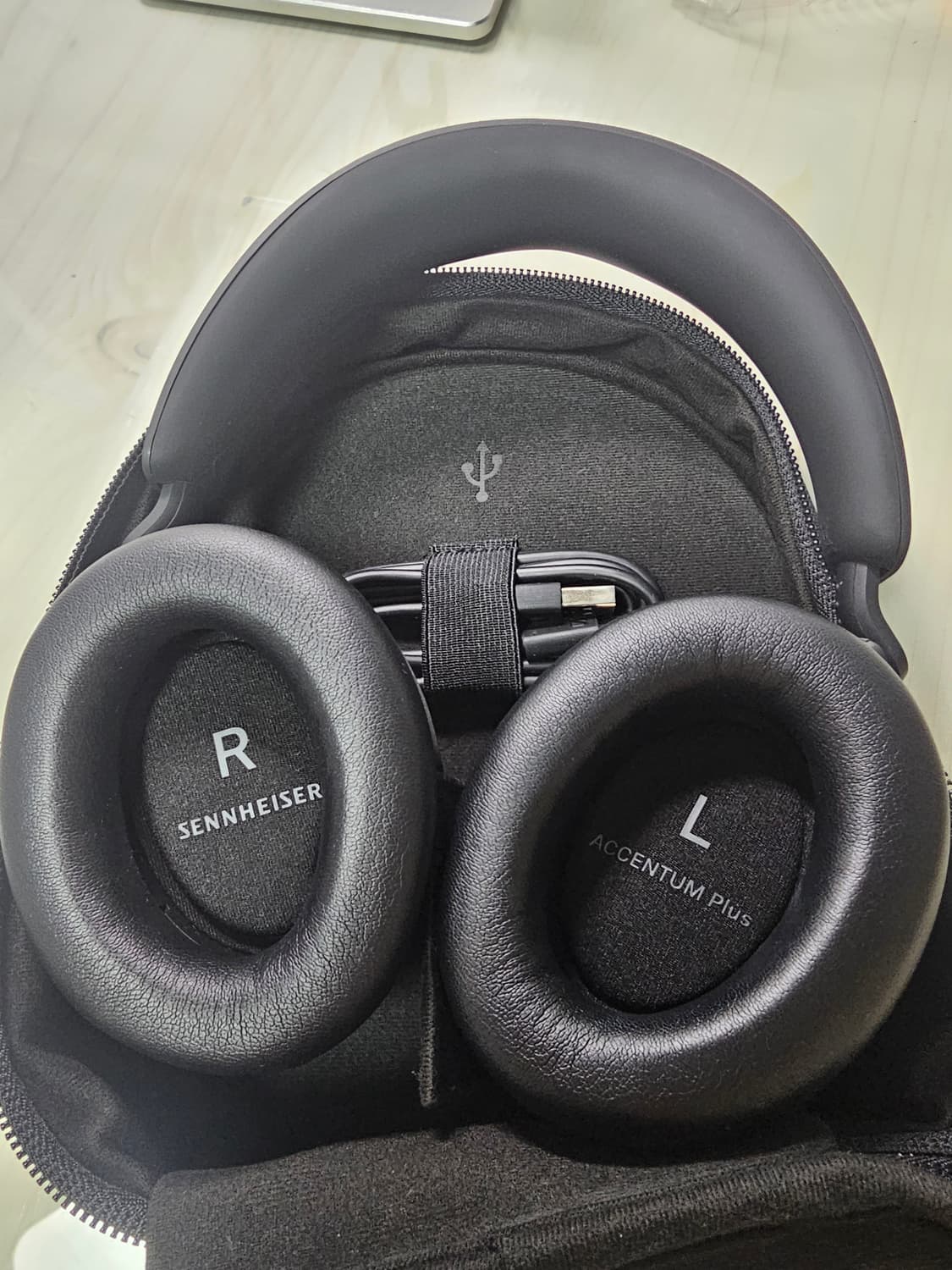 젠하이저 액센텀 플러스 상품이미지3