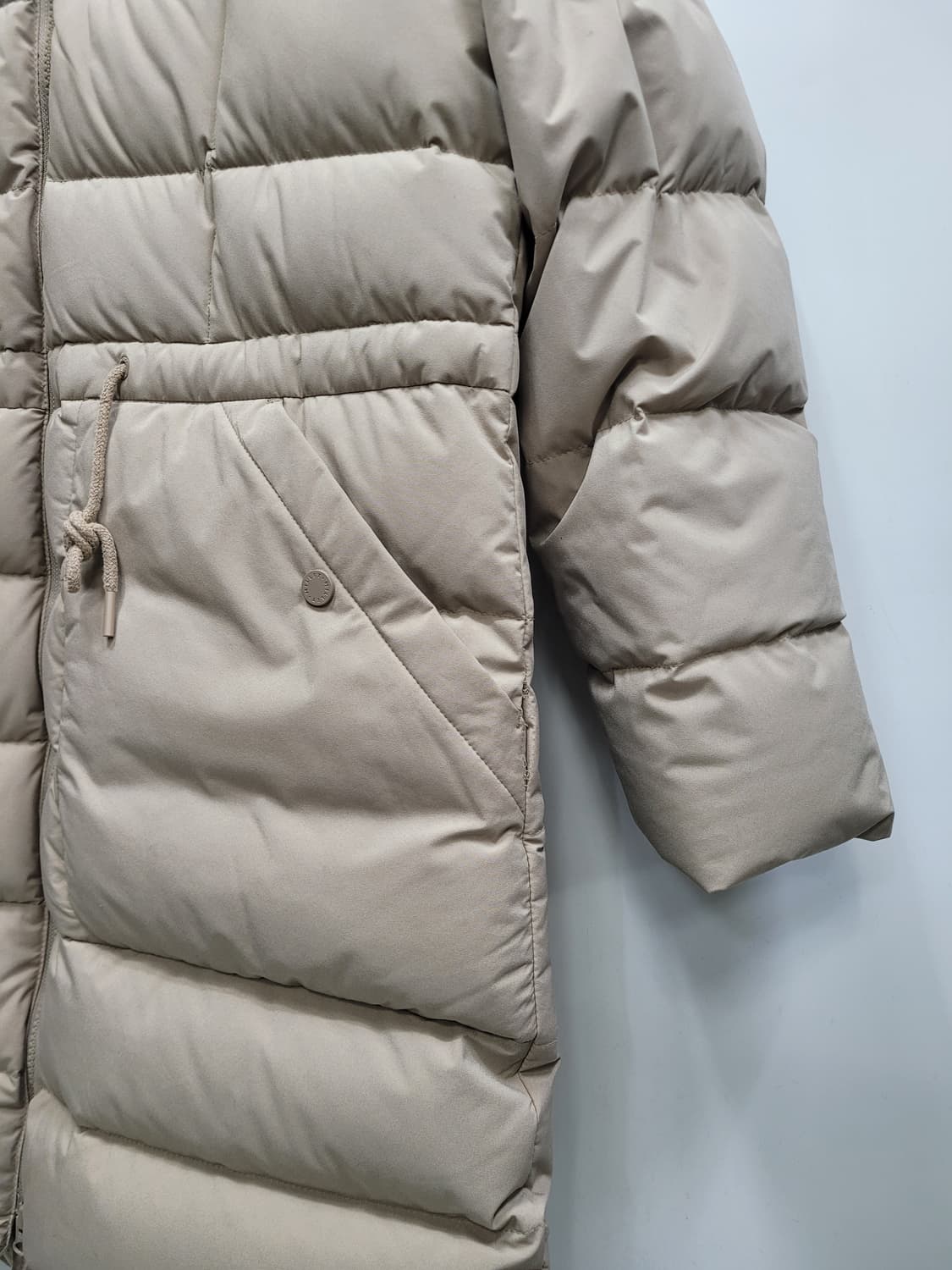 MILLET 22FW 밀레 구스 다운 후드 롱 패딩 / 여 95 베이지
 상품이미지5