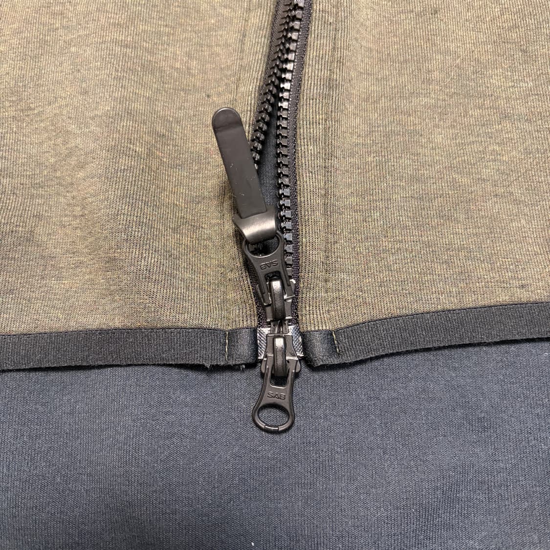 나이키 테크팩 투웨이 후드집업 카키 상품이미지3