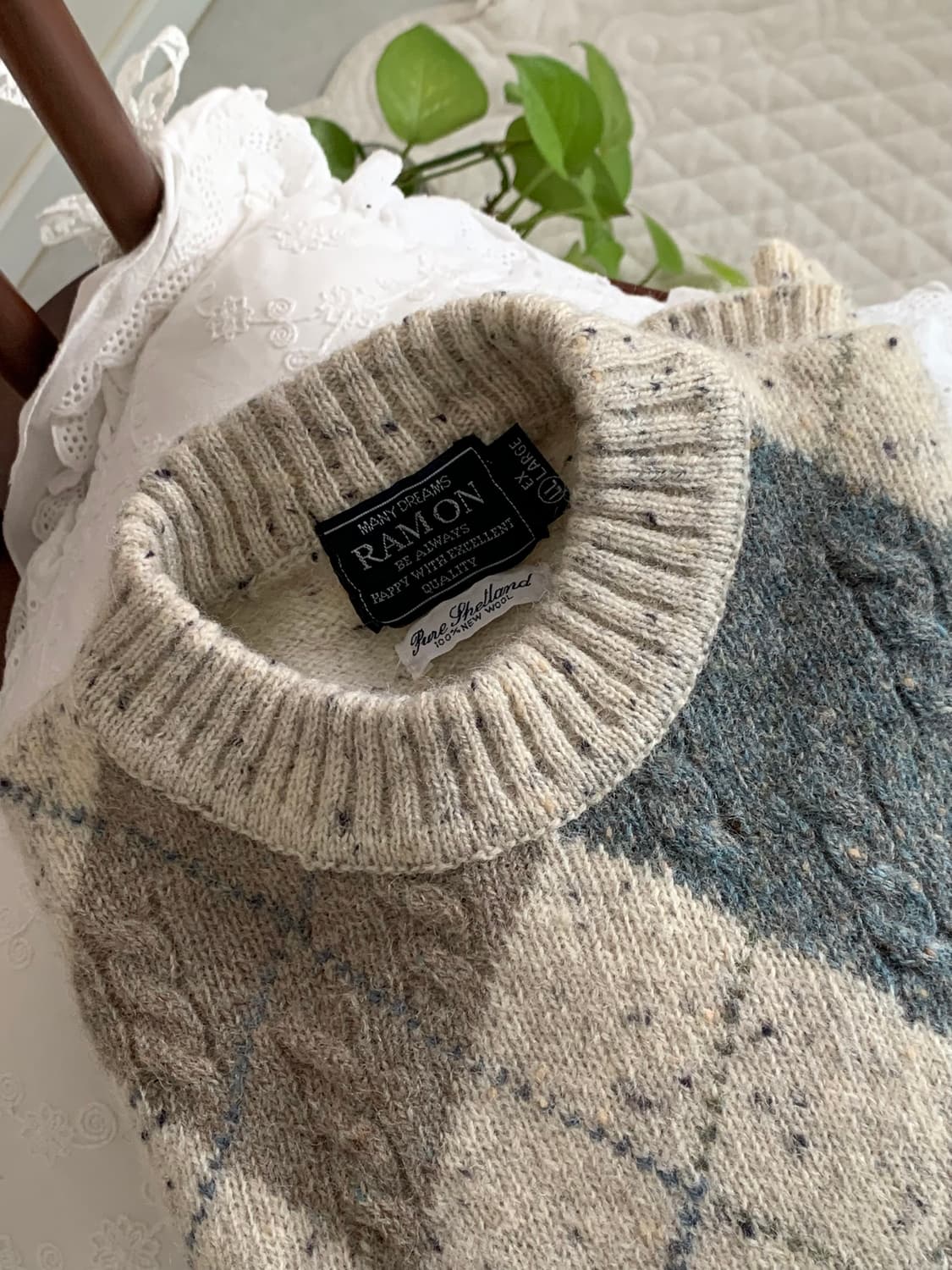 퓨어 울 100 셰틀랜드 쿠앤크 보카시 아가일 니트 상품이미지3