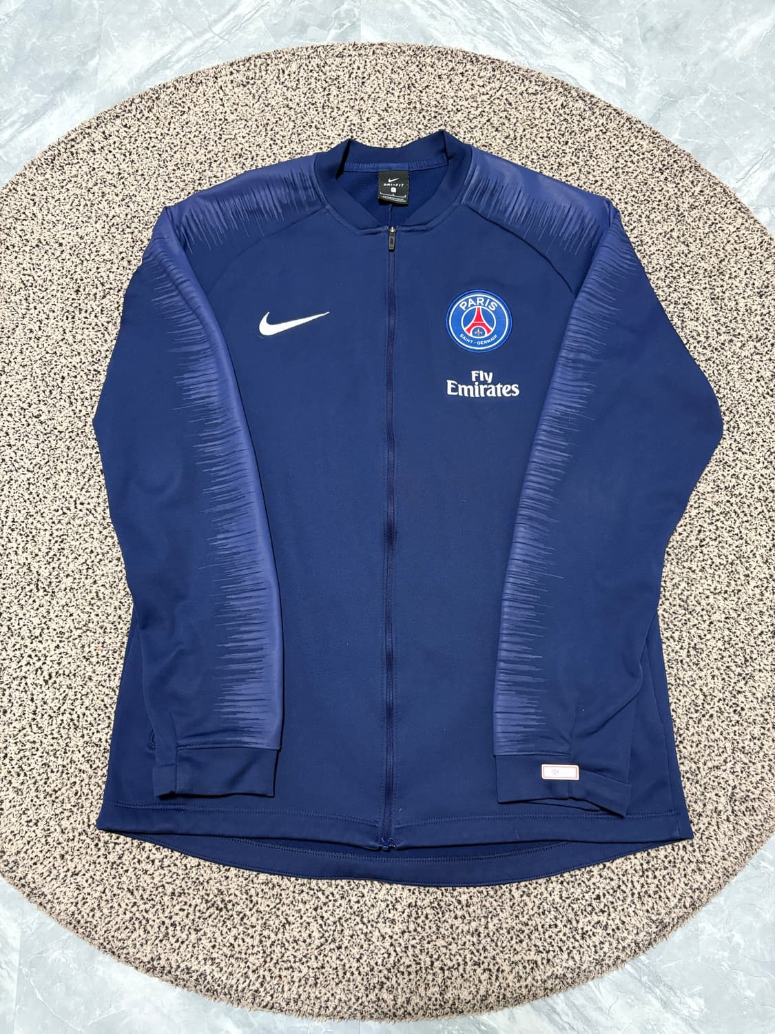 나이키 자수로고 파리생제르망 집업 상품이미지1