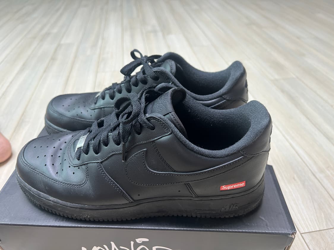 285 나이키 슈프림 에어포스 1 로우 블랙 상품이미지1