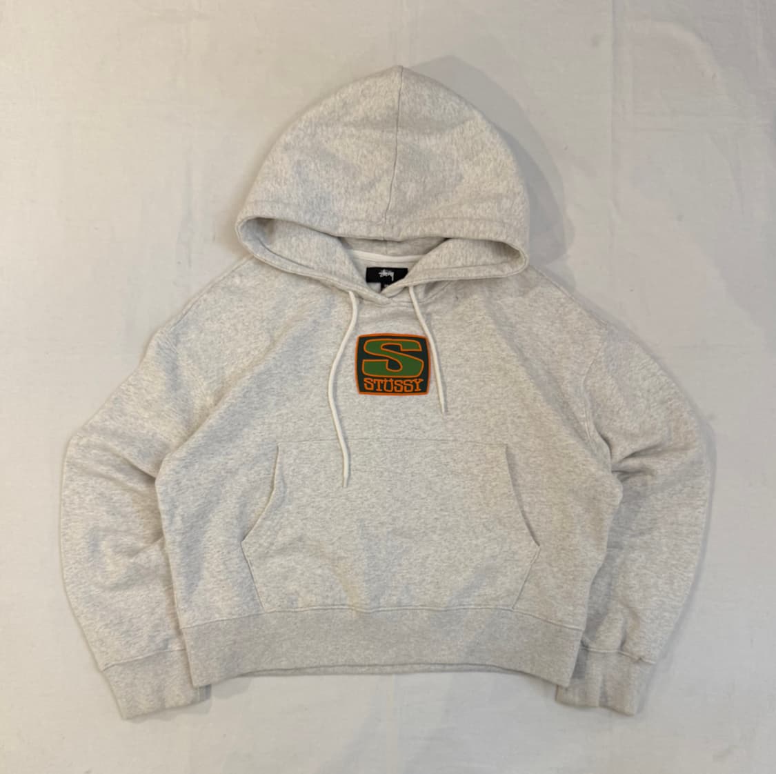 스투시 21FW 박스로고 크롭 후드티 그레이 상품이미지2
