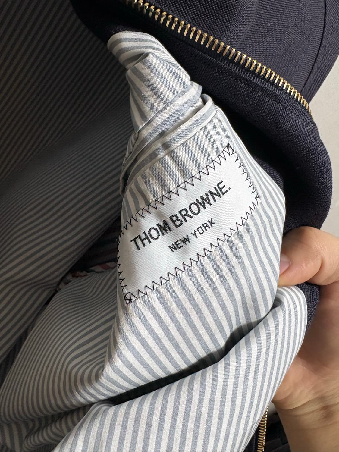 (새상품급, 정품) 톰브라운 사선 린넨 봄버 자켓 상품이미지9